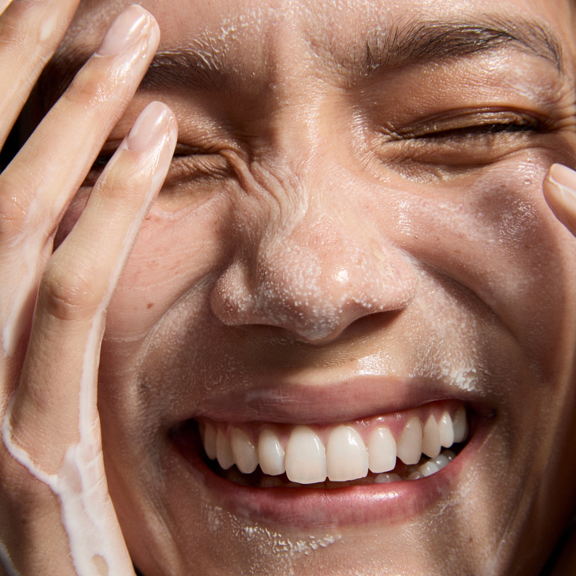 Simple Skincare Cleanser & Ceramide Moisturizer Duo - Image 7