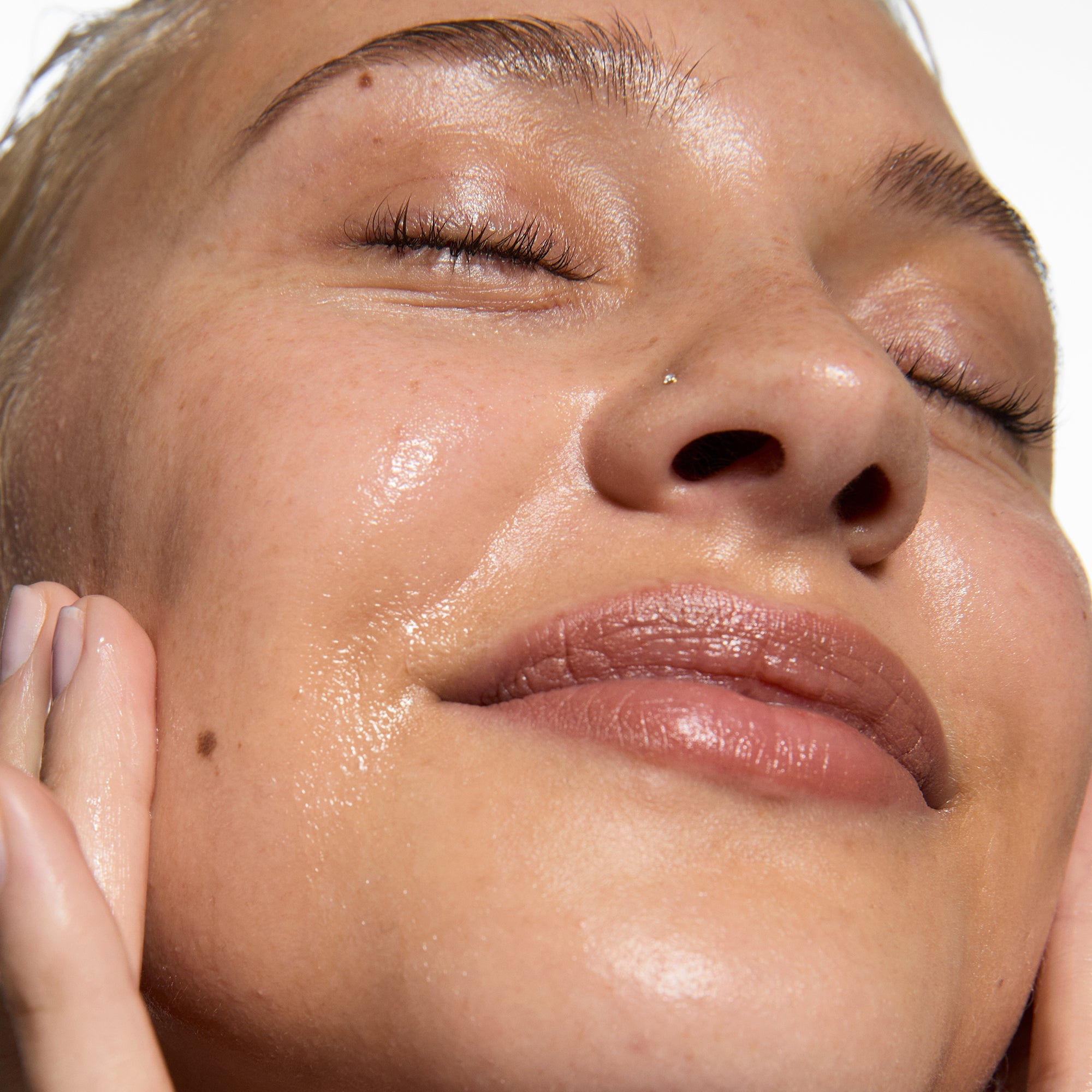 Hyaluronic Acid Serum - 30ml - Image 13